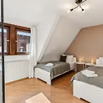 In - For 4 People - 50m2, 1x Bedroom, 4x Single Bed, Free Coffee, Wifi & Parking - 24h Check In #gf01 Lägenhet *