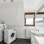 Lägenhet In - For 4 People - 50m2, 1x Bedroom, 4x Single Bed, Free Coffee, Wifi & Parking - 24h Check In #gf01 *
