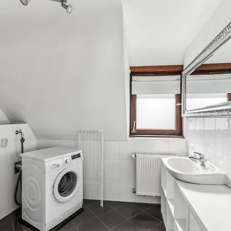 Apartment In Fuer 4 Personen- 50m2, 2 Zi, 4 Einzelbetten, Free Kaffee, Wifi & Parking - 24h Check In *