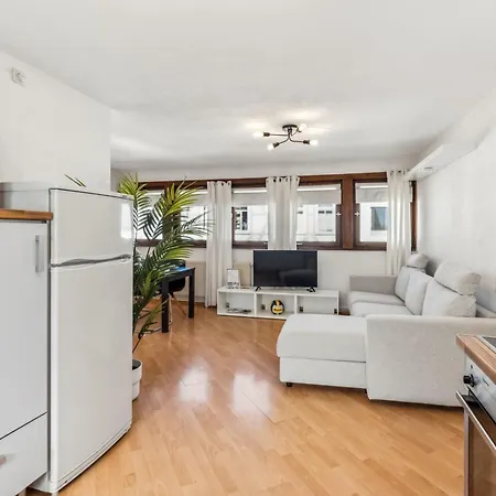 Apartment In Fuer 4 Personen- 50m2, 2 Zi, 4 Einzelbetten, Free Kaffee, Wifi & Parking - 24h Check In Gifhorn